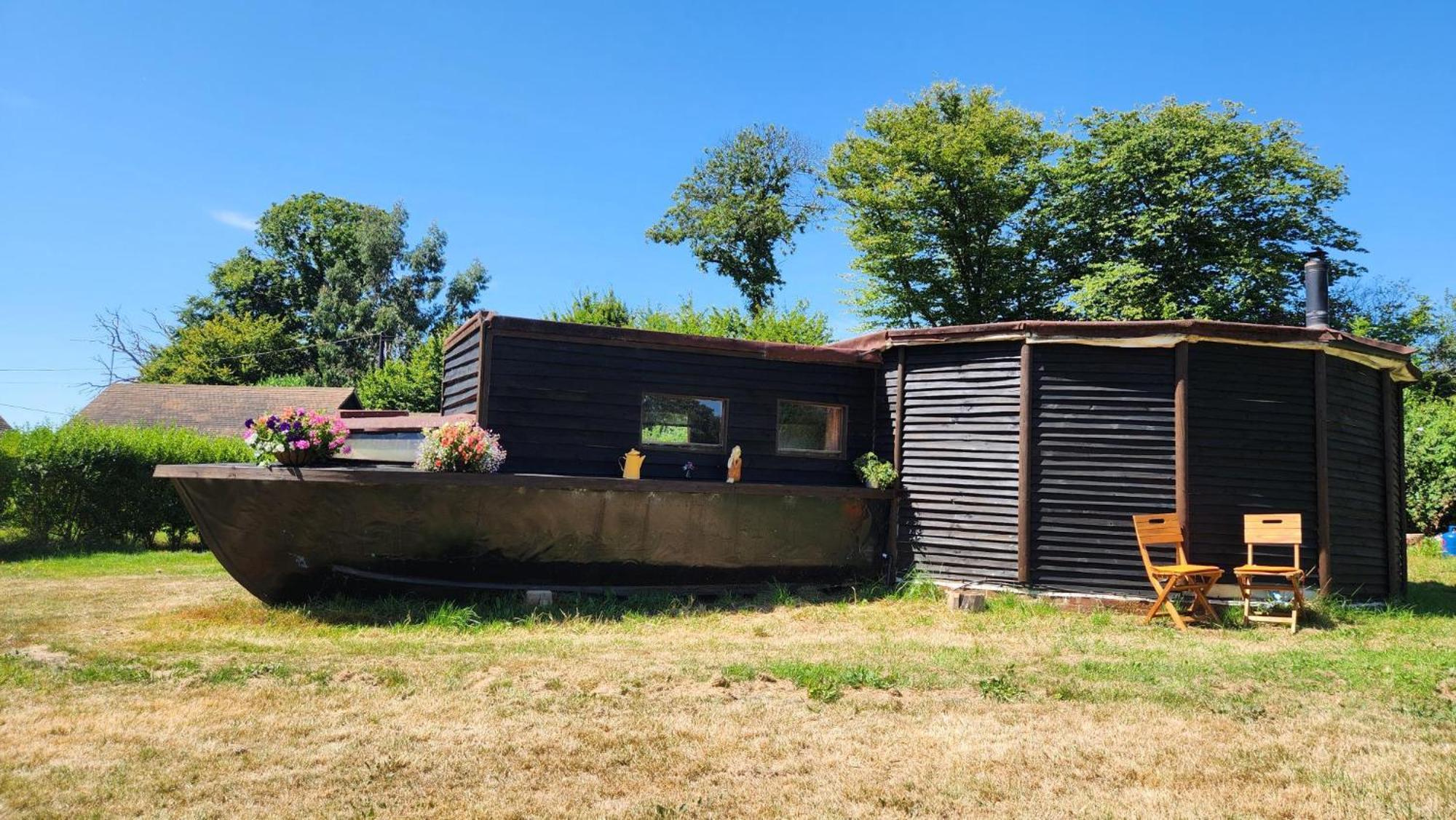 Vigo Retreat Boat Yurt Bed & Breakfast Wrotham Exterior photo